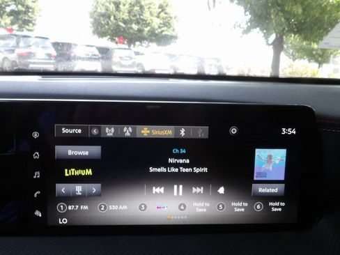 Used 2025 Nissan Kicks SR image 24