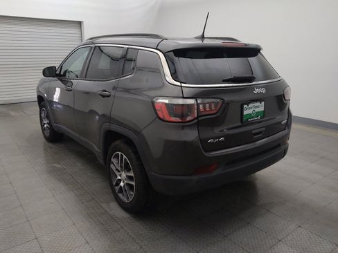 Used 2018 Jeep Compass Latitude w/ Popular Equipment Group AWD/4WD image 5