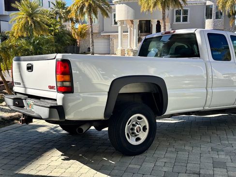 Used 2005 GMC Sierra 2500 W/T image 6