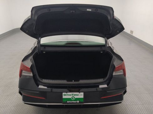 Used 2025 Hyundai Elantra SEL FWD image 29
