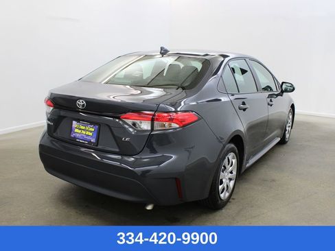 Used 2025 Toyota Corolla LE w/ Convenience Package image 4