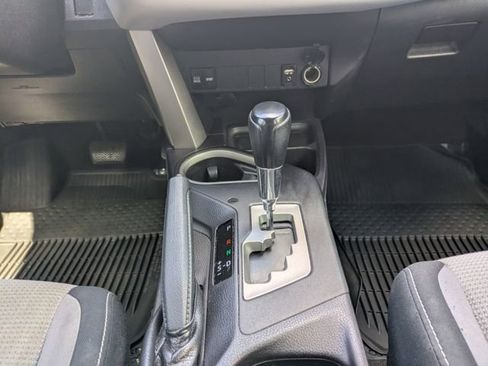 Used 2018 Toyota RAV4 XLE AWD/4WD image 21