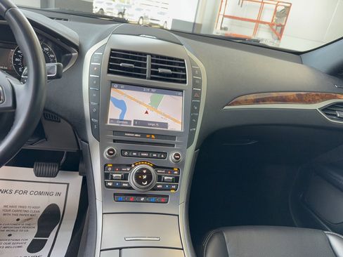 Used 2019 Lincoln MKZ Reserve FWD image 23