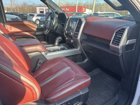 Used 2018 Ford F150 Platinum w/ Equipment Group 701A Luxury image 8