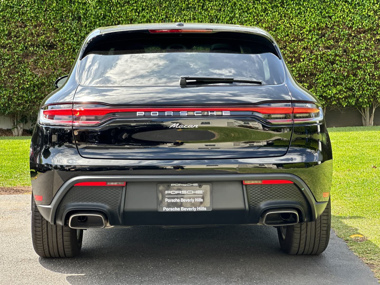 Certified 2024 Porsche Macan AWD/4WD image 7