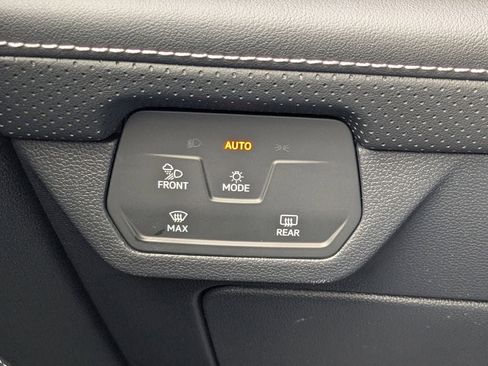 New 2026 Volkswagen Atlas Cross Sport SEL Premium R-Line AWD/4WD image 38