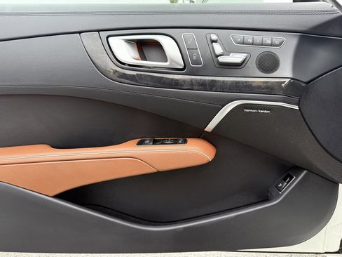 Used 2017 Mercedes-Benz SL 550 image 36