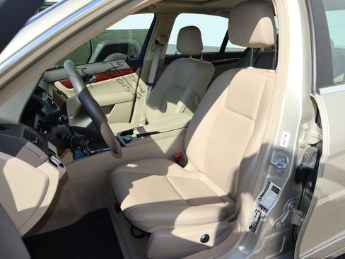 Used 2011 Mercedes-Benz C 300 Sedan image 10