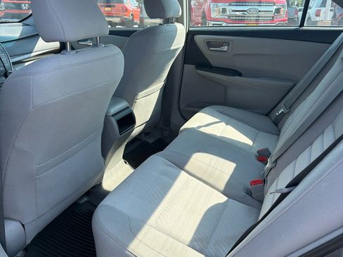 Used 2015 Toyota Camry LE FWD image 9