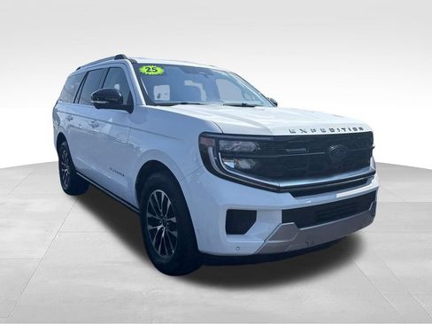 Used 2025 Ford Expedition Platinum AWD/4WD image 18