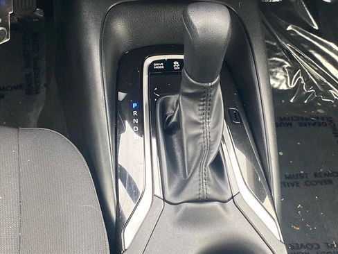 Used 2025 Toyota Corolla LE image 9