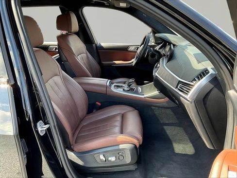 Used 2022 BMW X7 M50i AWD/4WD image 32