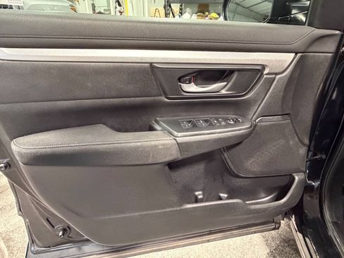 Used 2018 Honda CR-V LX image 12