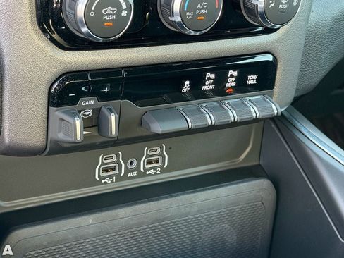 Used 2025 RAM 1500 Big Horn AWD/4WD image 29