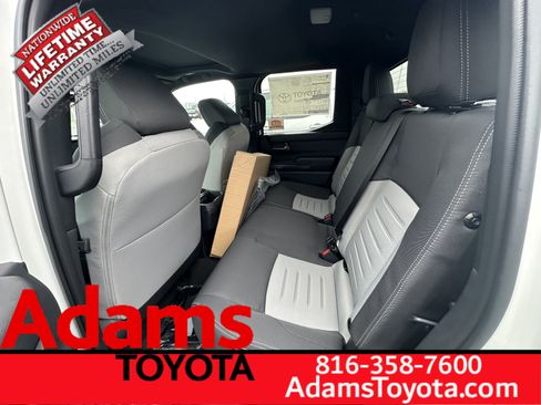Used 2026 Toyota Tacoma TRD Off-Road AWD/4WD image 6