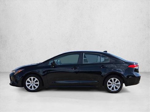 Used 2025 Toyota Corolla LE FWD image 9