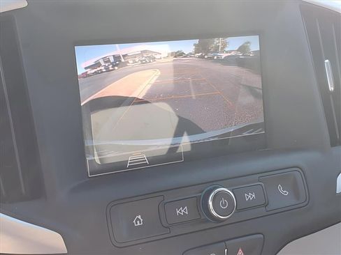 Used 2023 GMC Terrain SLE w/ Driver Convenience Package image 11