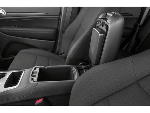 Used 2018 Jeep Grand Cherokee Altitude image 9