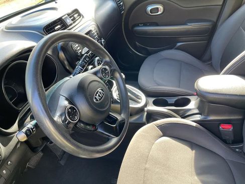 Used 2016 Kia Soul image 18