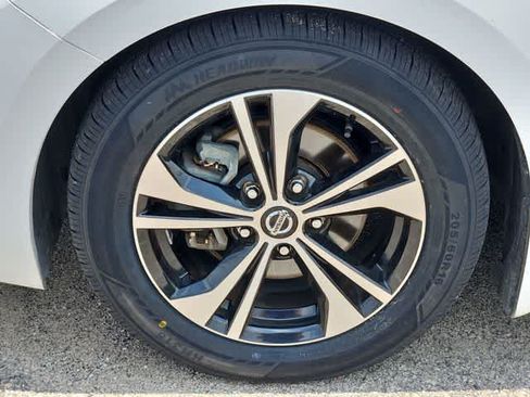 Used 2023 Nissan Sentra SV FWD image 12