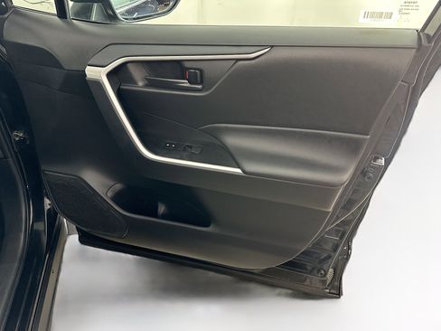 Used 2024 Toyota RAV4 LE image 31