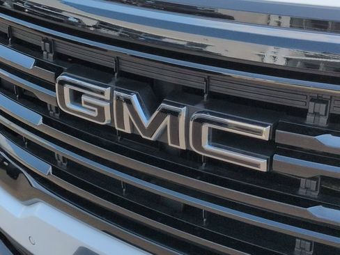 Used 2023 GMC Acadia SLE w/ Elevation Edition AWD/4WD image 33