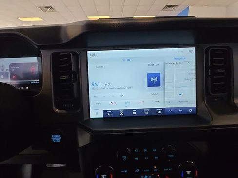 Used 2023 Ford Bronco Outer Banks AWD/4WD image 16