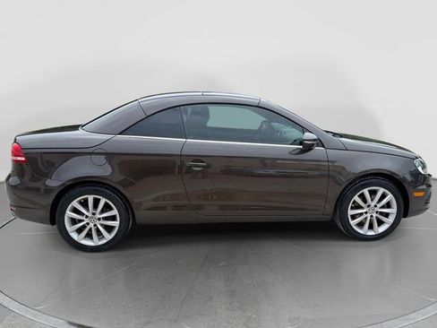 Used 2013 Volkswagen Eos Komfort FWD image 2