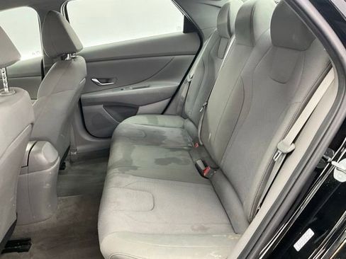 Used 2023 Hyundai Elantra SE FWD image 8
