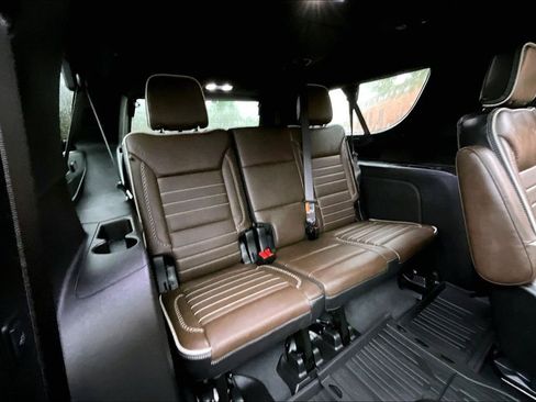 Used 2026 GMC Yukon XL Denali Ultimate w/ LPO, Floor Liner Package AWD/4WD image 39
