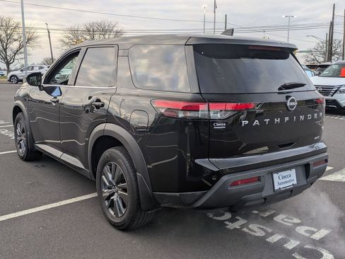 Used 2024 Nissan Pathfinder S w/ Cargo Package image 7