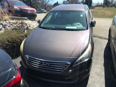 Used 2016 Hyundai Sonata SE image 3