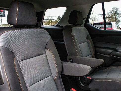 Used 2021 Chevrolet Traverse LT image 41