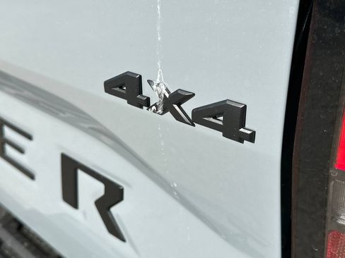 New 2026 Nissan Frontier SV w/ Tow Package AWD/4WD image 23