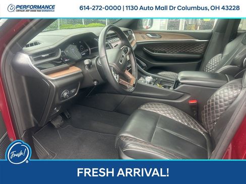 Used 2022 Jeep Grand Cherokee Summit w/ Luxury Tech Group V AWD/4WD image 12