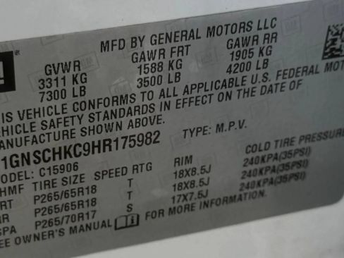 Used 2017 Chevrolet Suburban LT RWD image 18