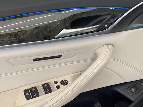 Certified 2023 BMW 530e xDrive w/ M Sport Package image 23