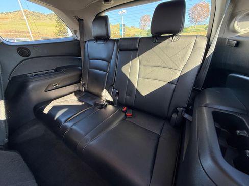 Used 2018 Honda Pilot Touring image 21