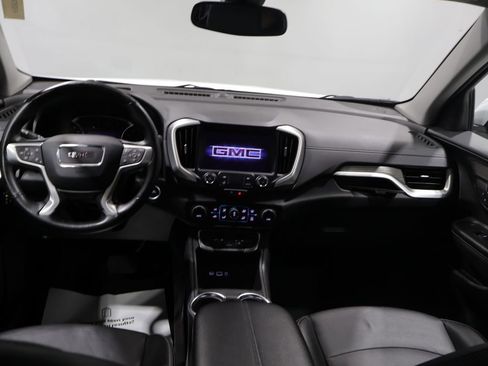 Used 2024 GMC Terrain SLT AWD/4WD image 16