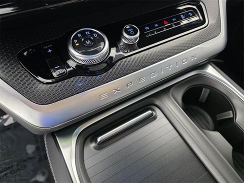 Used 2025 Ford Expedition Max Platinum w/ Stealth Performance Package image 25