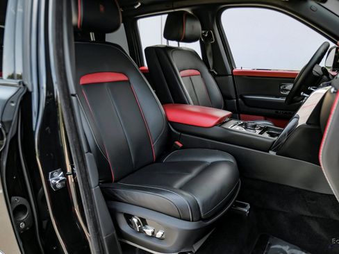 Used 2022 Rolls-Royce Cullinan image 45