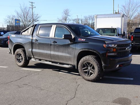 Used 2020 Chevrolet Silverado 1500 LT Trail Boss w/ Midnight Edition image 13