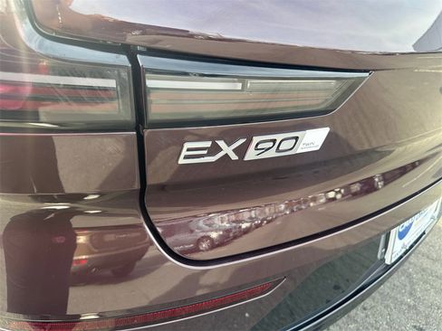 New 2025 Volvo EX90 Ultra image 23