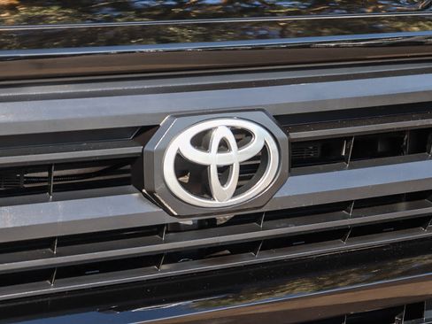 Used 2025 Toyota Tacoma SR5 RWD image 5