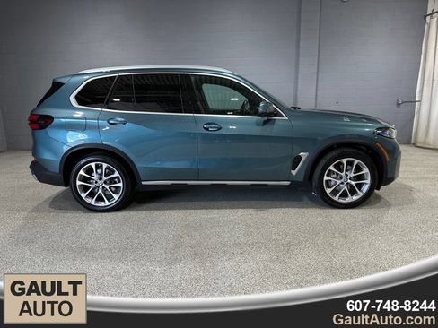 Used 2024 BMW X5 xDrive40i w/ Premium Package AWD/4WD image 2