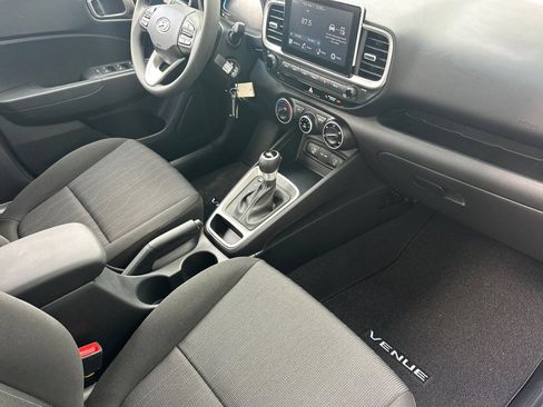 New 2026 Hyundai Venue SE FWD image 17