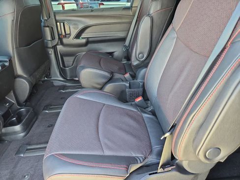 Used 2025 Toyota Sienna XSE w/ XSE Premium Package AWD/4WD image 18