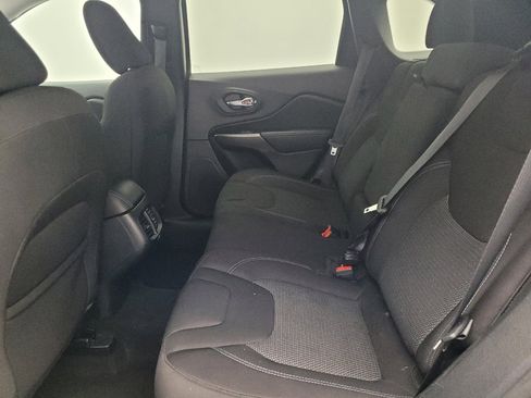 Used 2020 Jeep Cherokee Latitude image 18