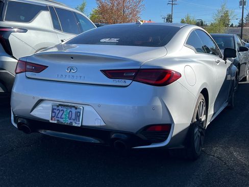 Used 2017 INFINITI Q60 Red Sport 400 AWD/4WD image 4