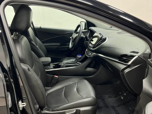 Used 2017 Chevrolet Volt Premier w/ Driver Confidence II Package FWD image 33